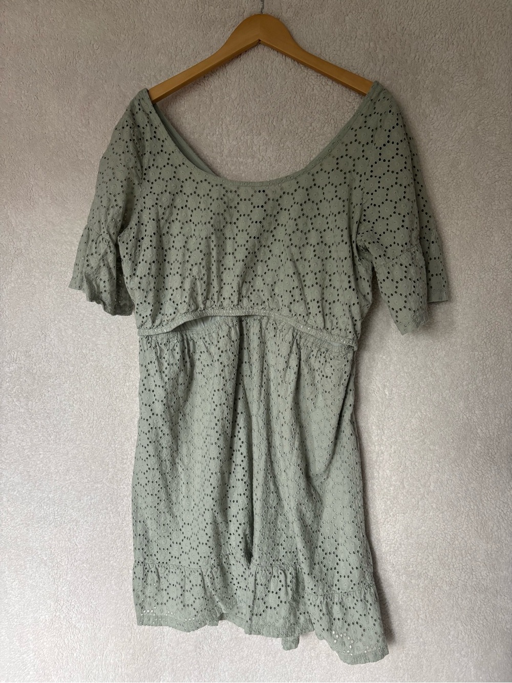 Kindred Bravely Dahlia Eyelet Maternity & Nursing Dress – XL